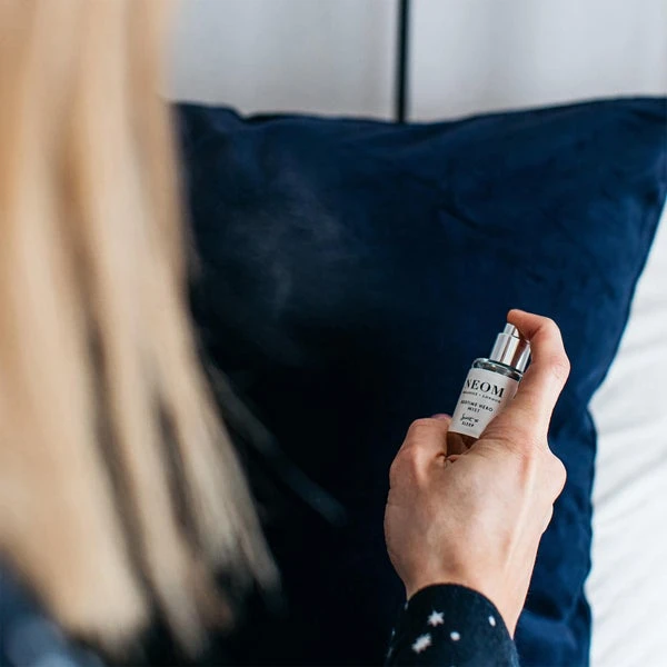 NEOM Bedtime Hero Pillow Mist 100ml 4 NEOM Bedtime Hero Pillow Mist 100ml - Image 2